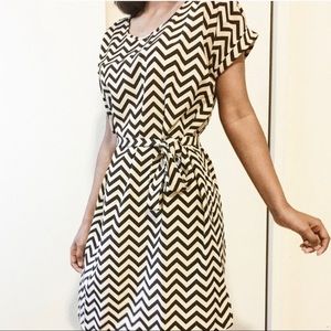 Beige Dress with black zigzag lines